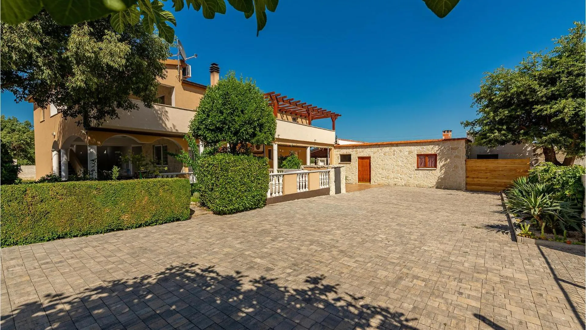 Stunning Home In Galovac With Wifi Holiday home