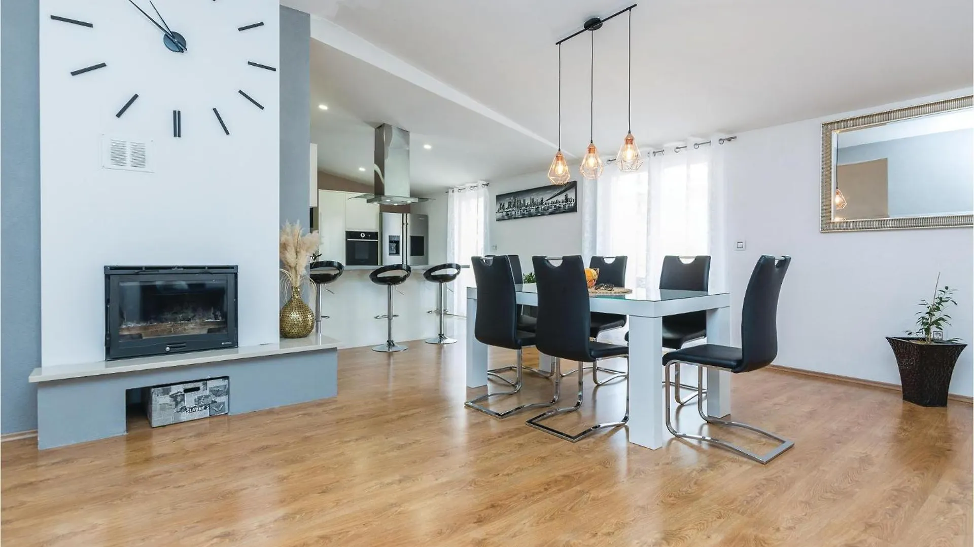 Stunning Home In Galovac With Wifi