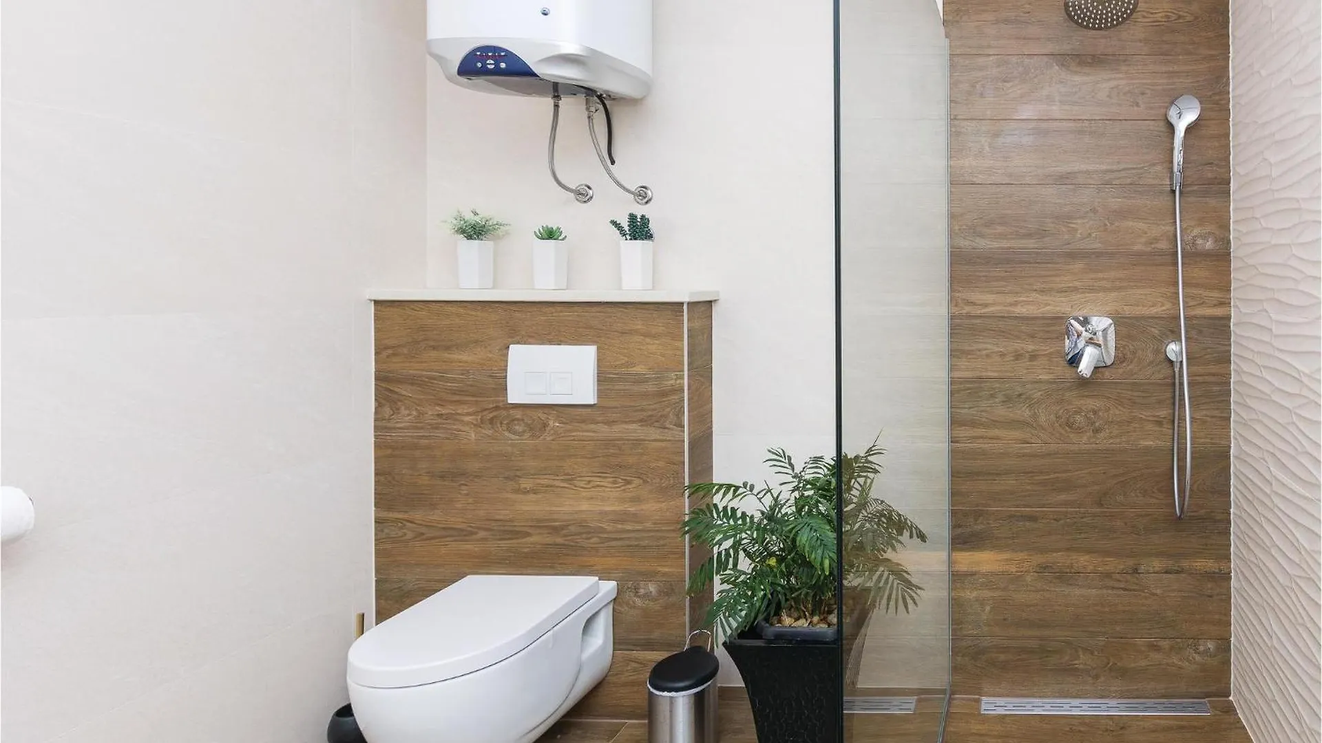Stunning Home In Galovac With Wifi