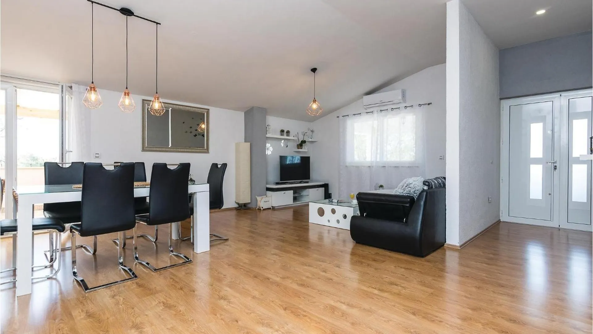 Holiday home Stunning Home In Galovac With Wifi